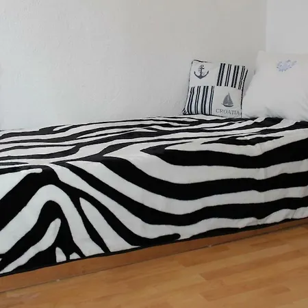 Apartamento Charming Away From Split