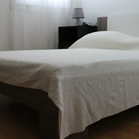 Apartamento Charming Away From Split